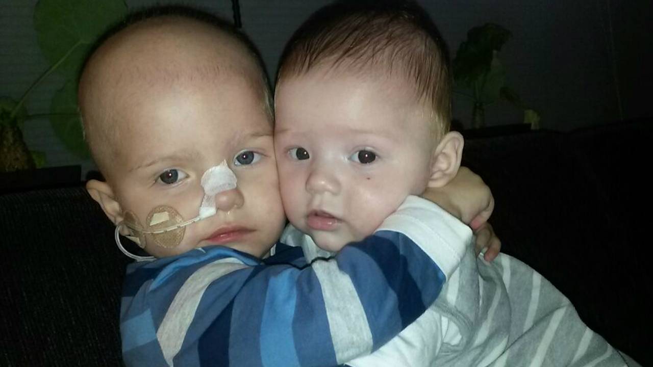 Sijmen (L) met zijn broertje Jitse