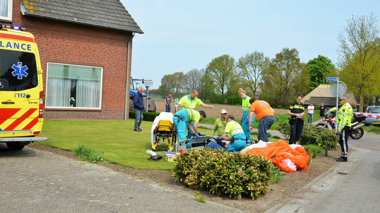 Paraglider neer in Biest-Houtakker (foto: Toby de Kort/De Kort Media)