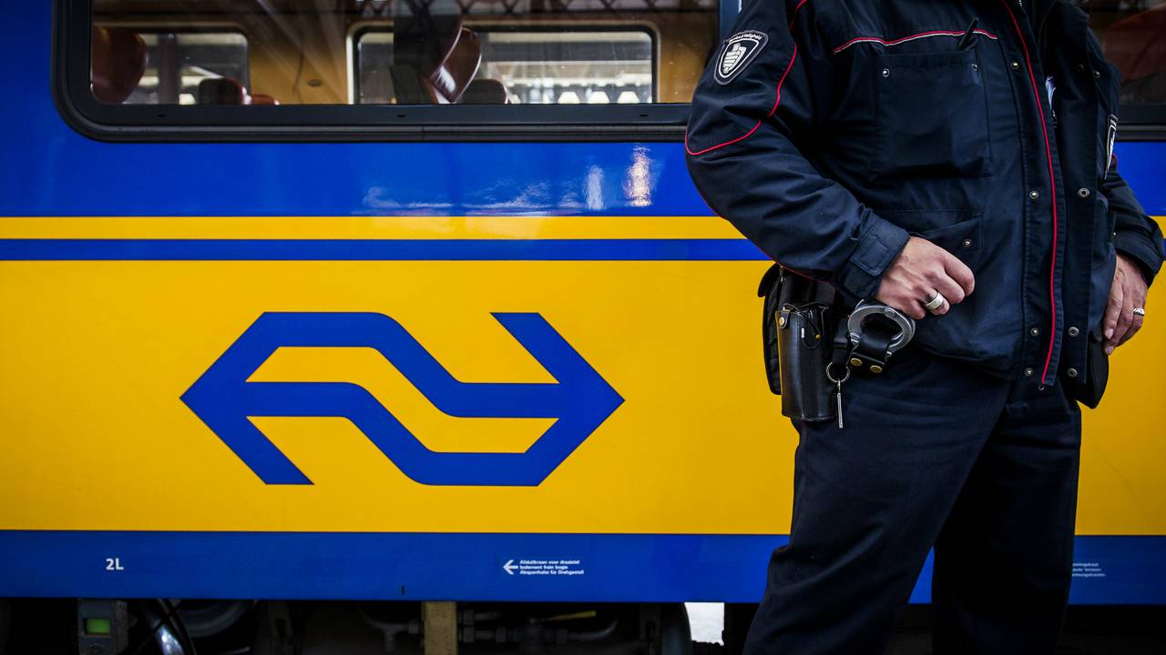 NS-medewerkster kon een collega en de politie waarschuwen. (ANP)
