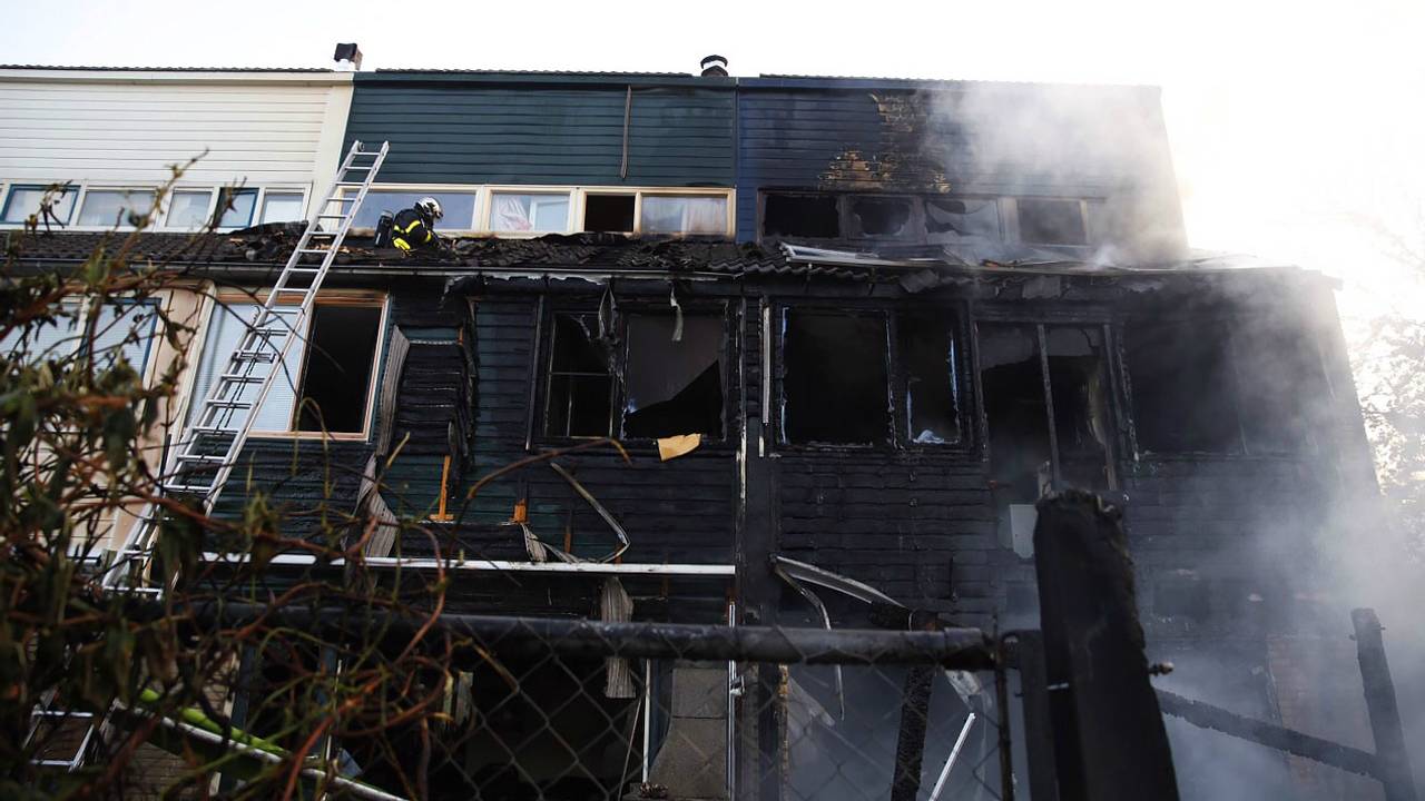 Twee huizen Diamantdijk door brand verwoest