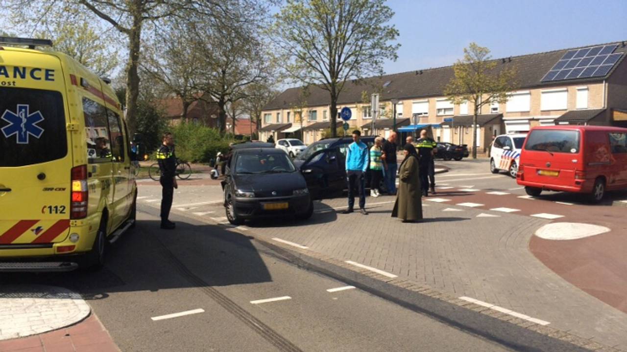 Slipspoor op de weg (foto: Gabor Heeres / SQ Vision)