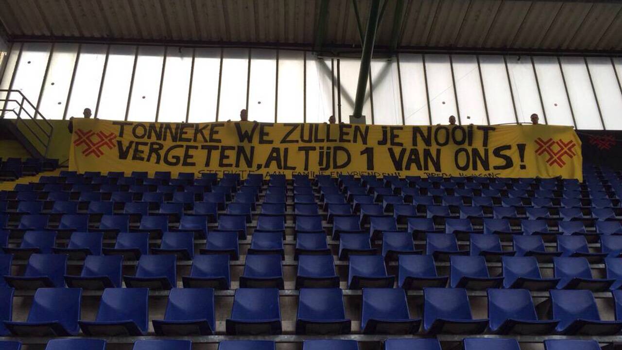 Spandoek voor een van de ernstig zieke supporters van NAC