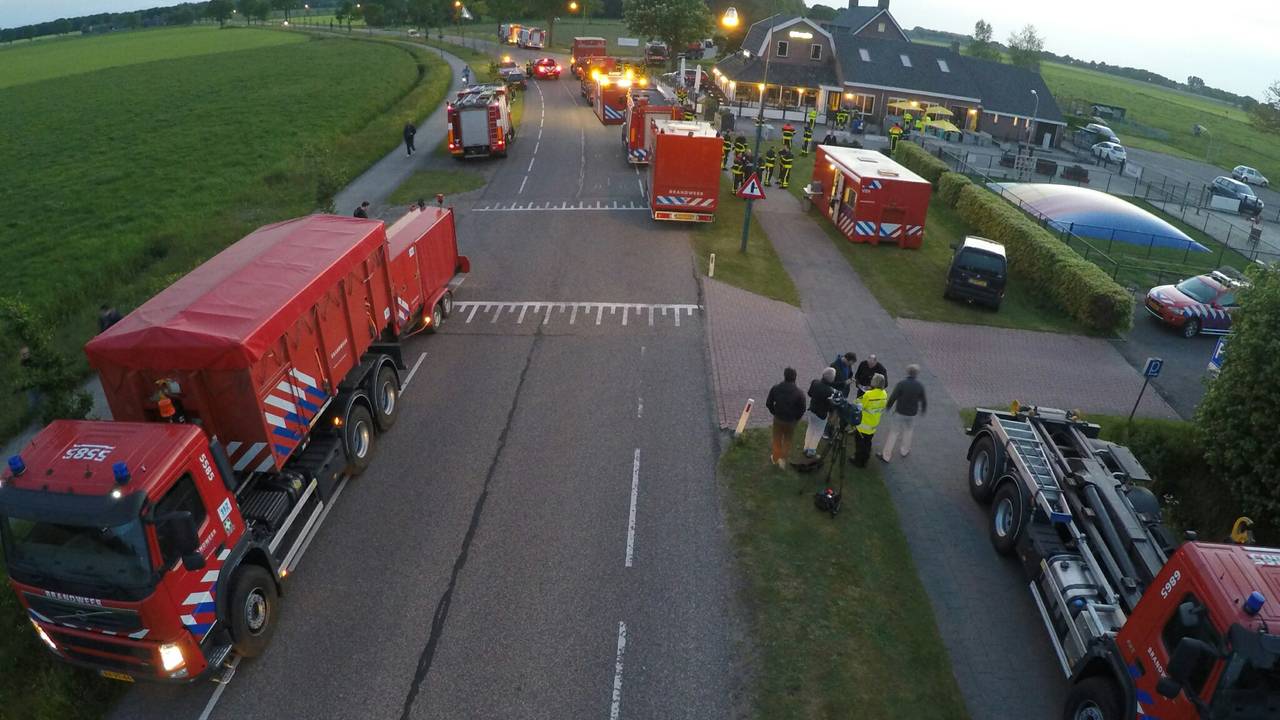 Brandweer onderweg naar brand Chaam (Foto: Erik Haverhals)