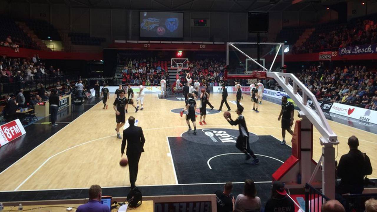 SPM Shoeters tegen Donar (foto: Arjan van der Giessen)