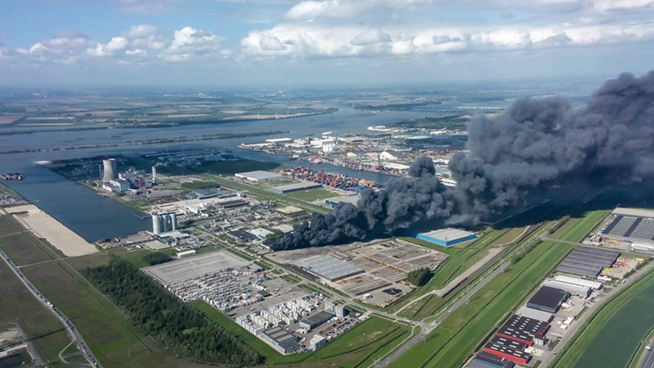 De brand bij Remondis Argentia (Foto: ANP)