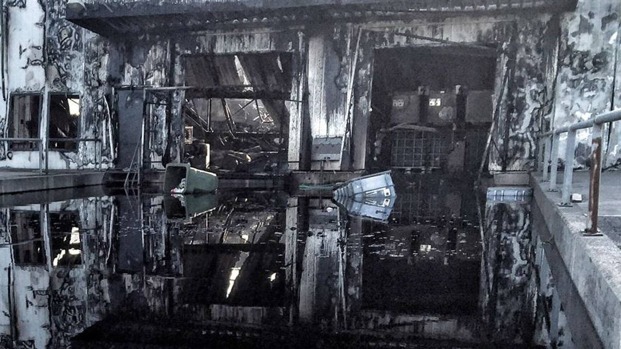 De brand veroorzaakte veel schade. (foto: Alice van der Plas)