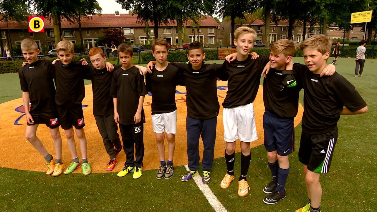 Het voetbalteam van basisschool De Hasselbraam