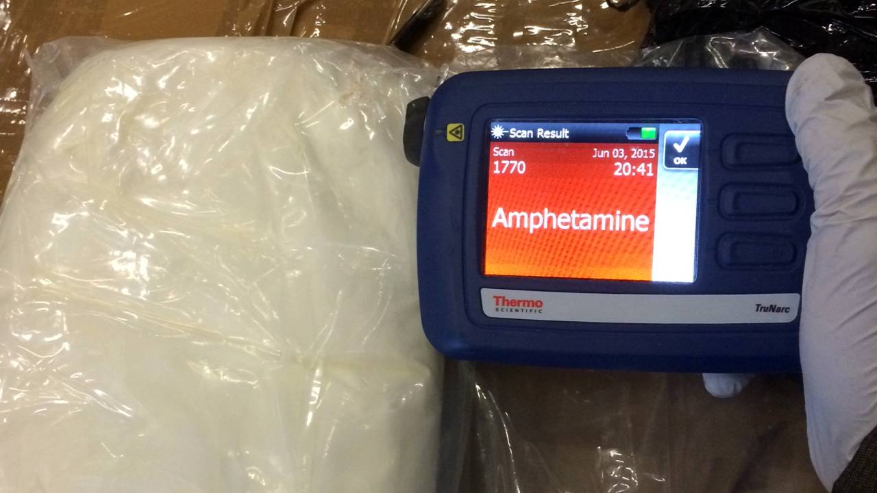 De politie heeft de drugs in beslag genomen.