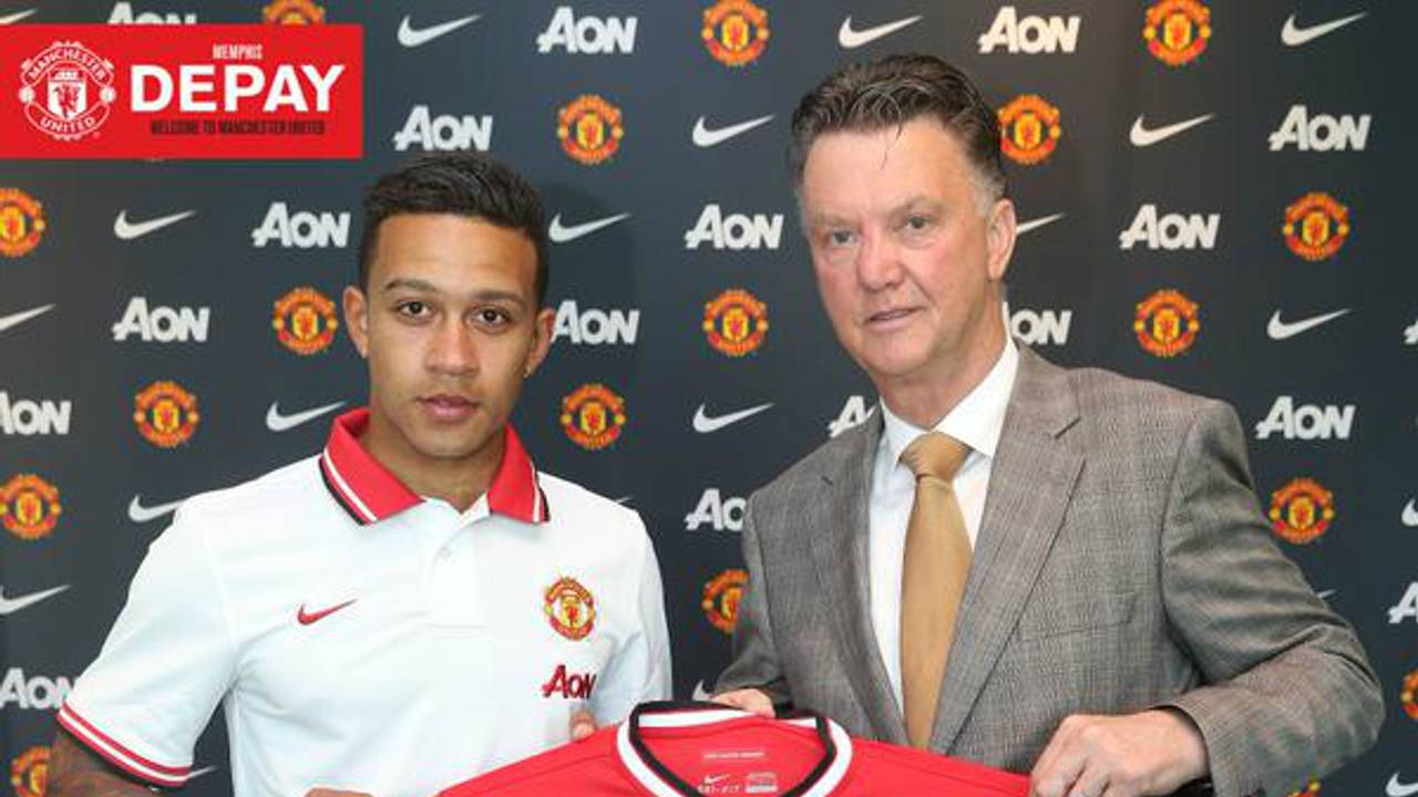 Depay met Manchester United-coach Louis van Gaal (foto: @ManUtd)