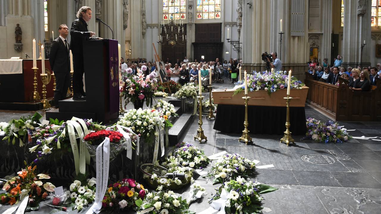 Indrukwekkende uitvaartdienst Albert West