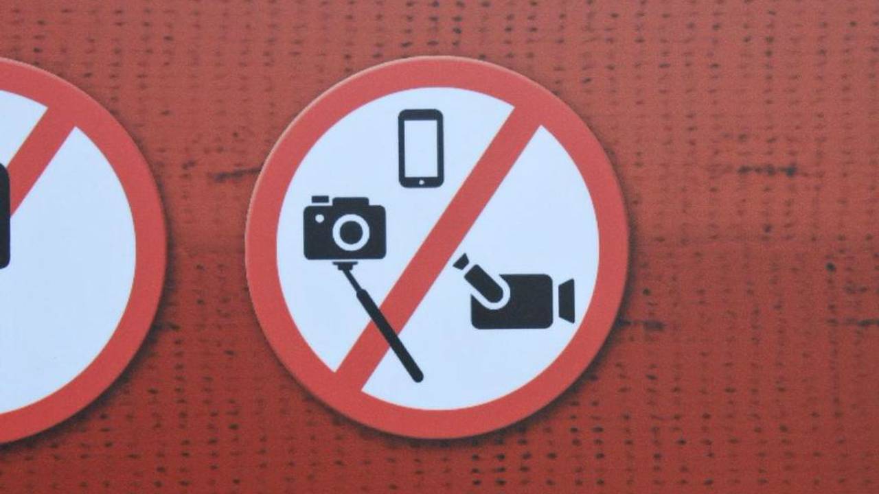 Geen selfiesticks in Halve Maen (foto: @eftelwesley/Efteling)