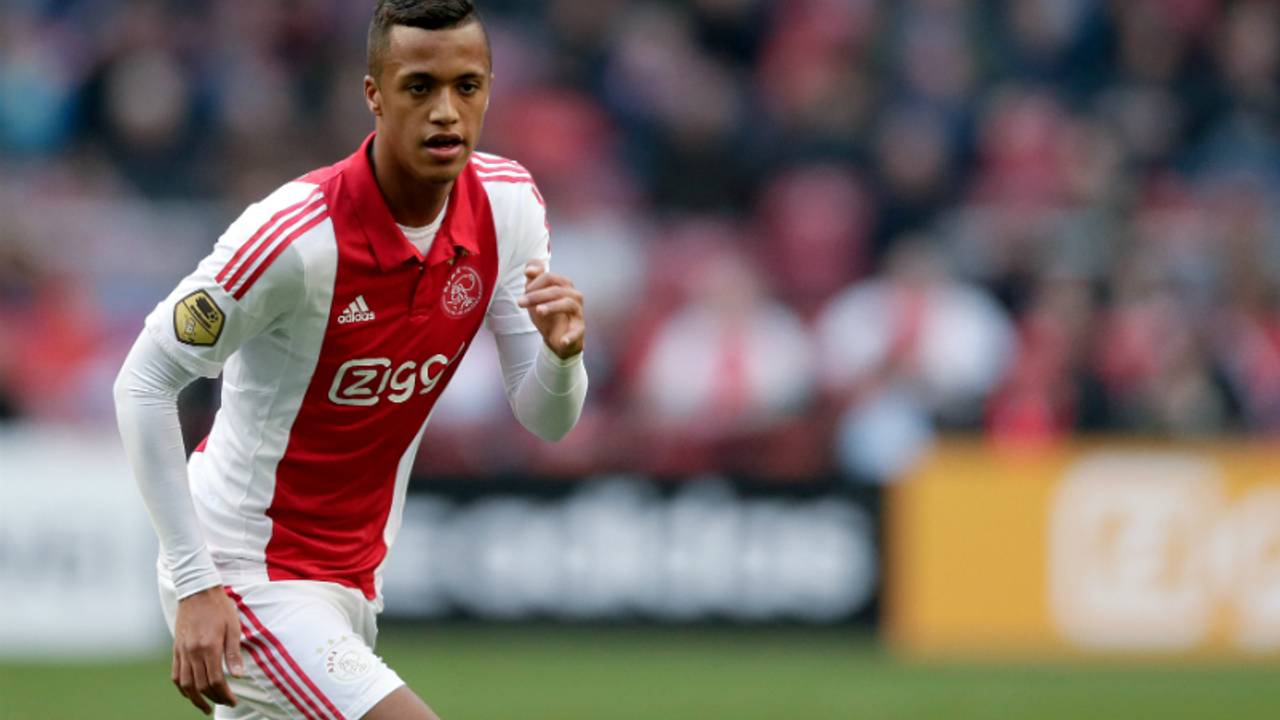 Richairo Zivkovic staat in de belangstelling van Willem II