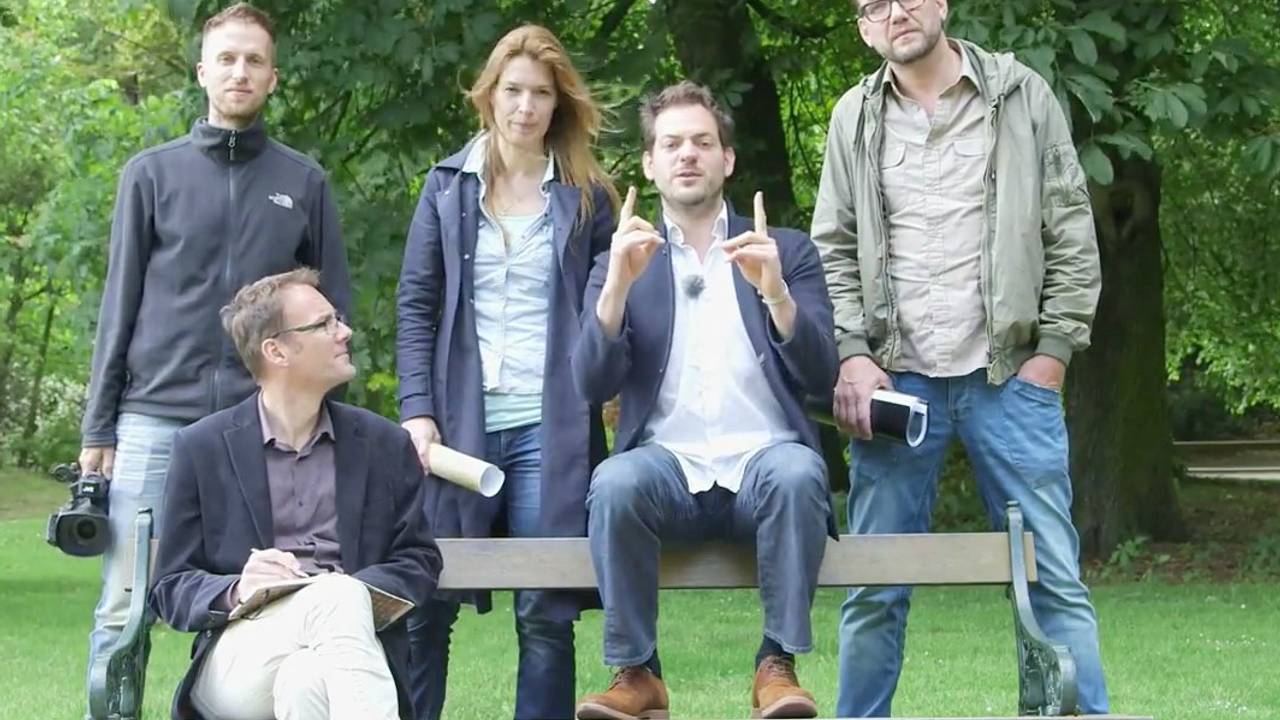 Lucas de Man (zittend) en zijn reisgenoten