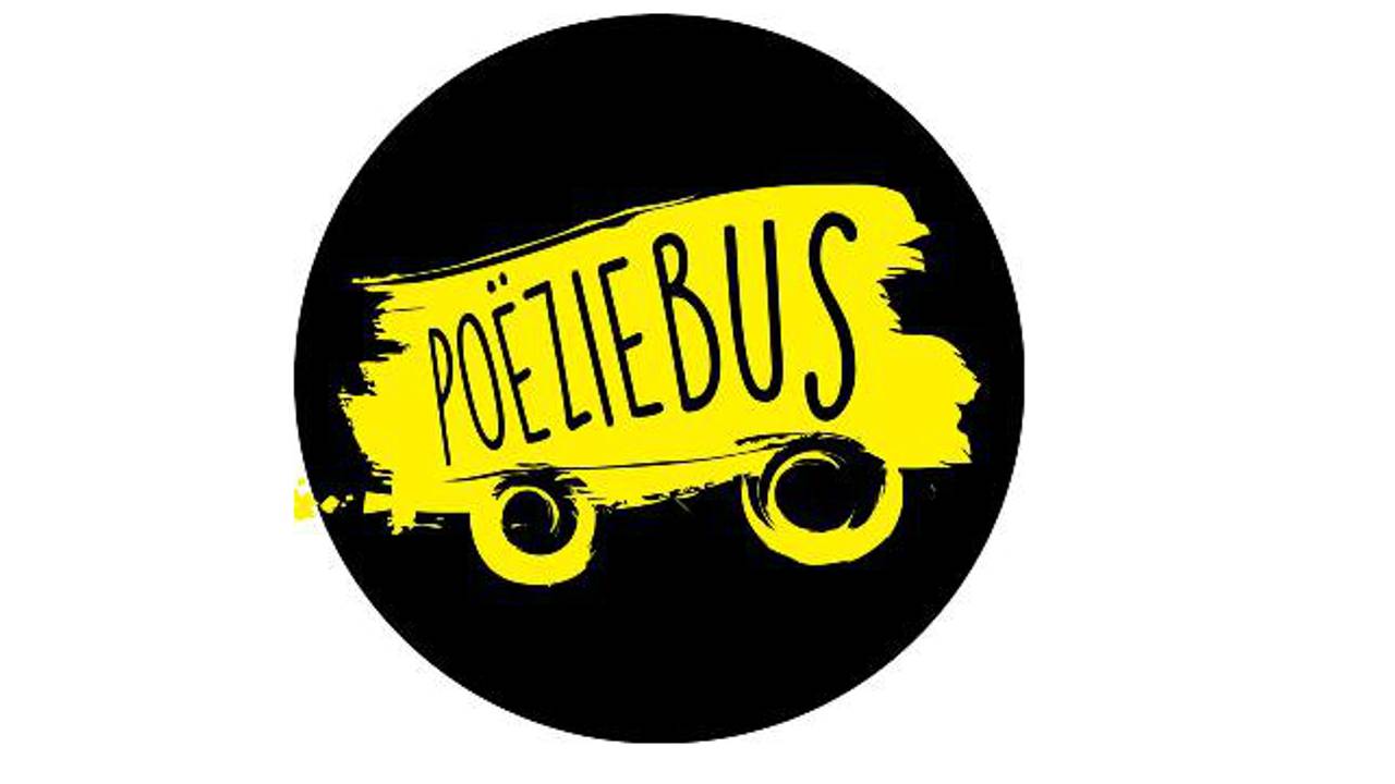 Op tournee met de Poëziebus is een van de eerste klussen van de nieuwe stadsdichter.