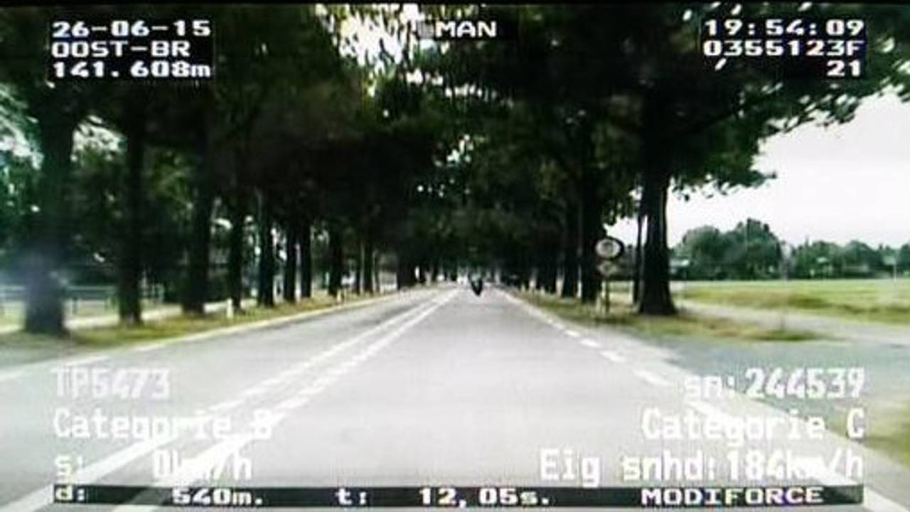 Opnames van de politie tonen de motorrijder