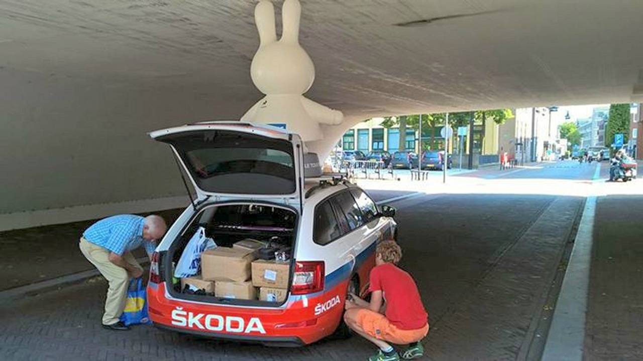 Nijntje zat tijdelijk vast in een Helmondse tunnel (Foto: Cees van Dijk / Twitter).