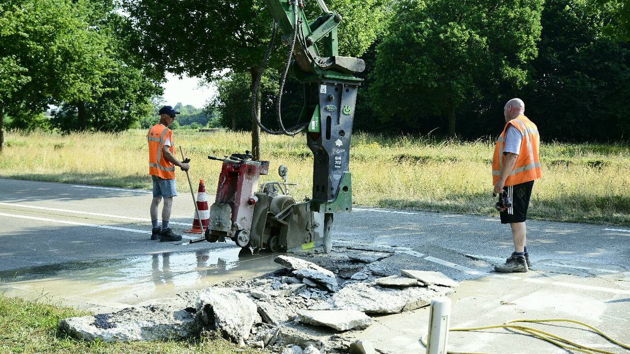 Hitte duwt wegdek N269 omhoog (foto: Jules Vorselaars/JV Media)