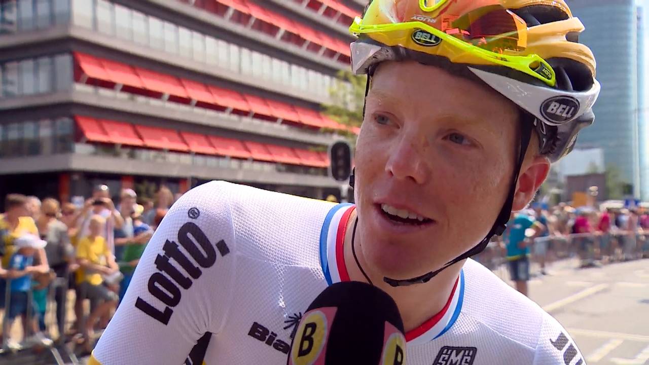 Steven Kruijswijk, ontspannen voor aanvang van de tweede etappe. 