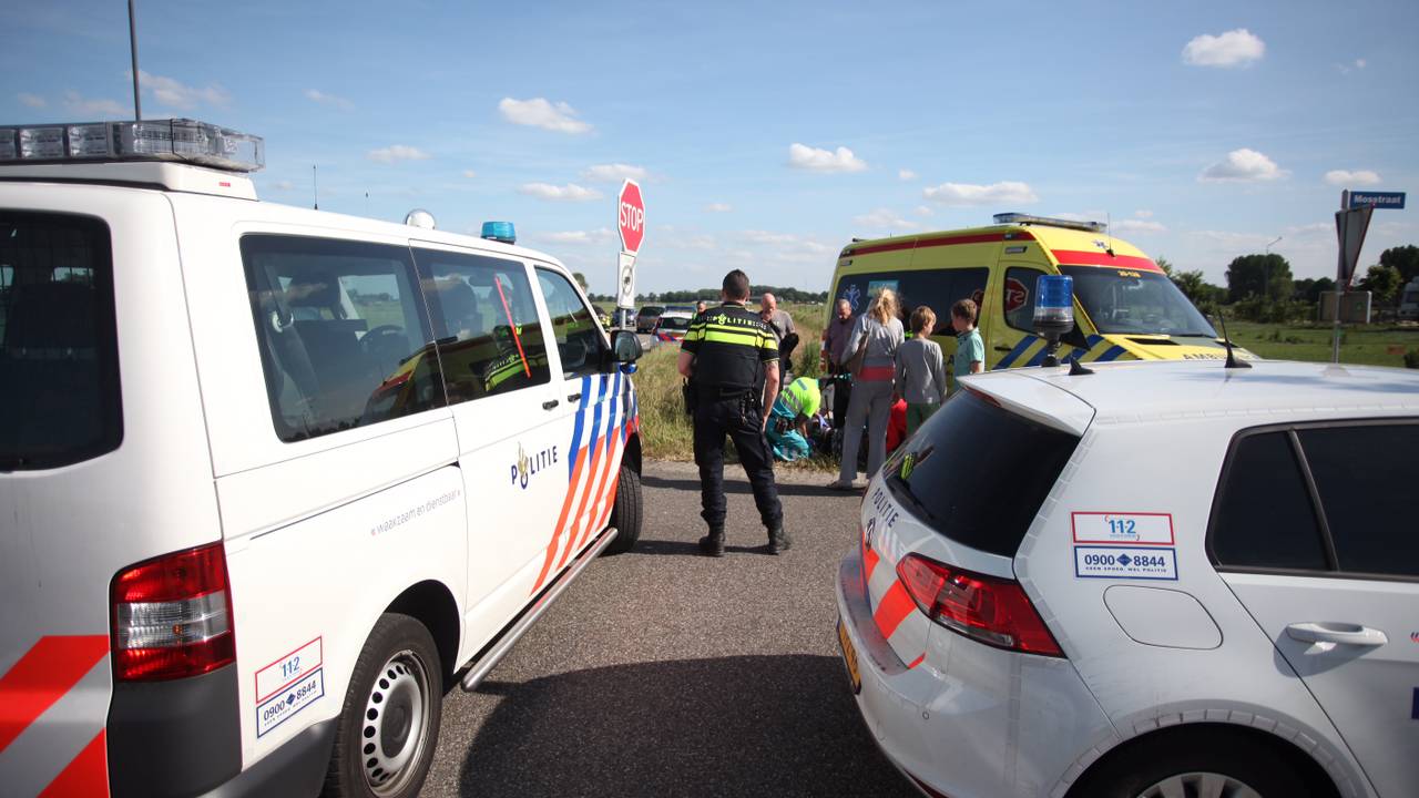 Ongeval op Hannie Schaftlaan in Rijen. (foto: Jeroen Stuve/Stuve Fotografie)
