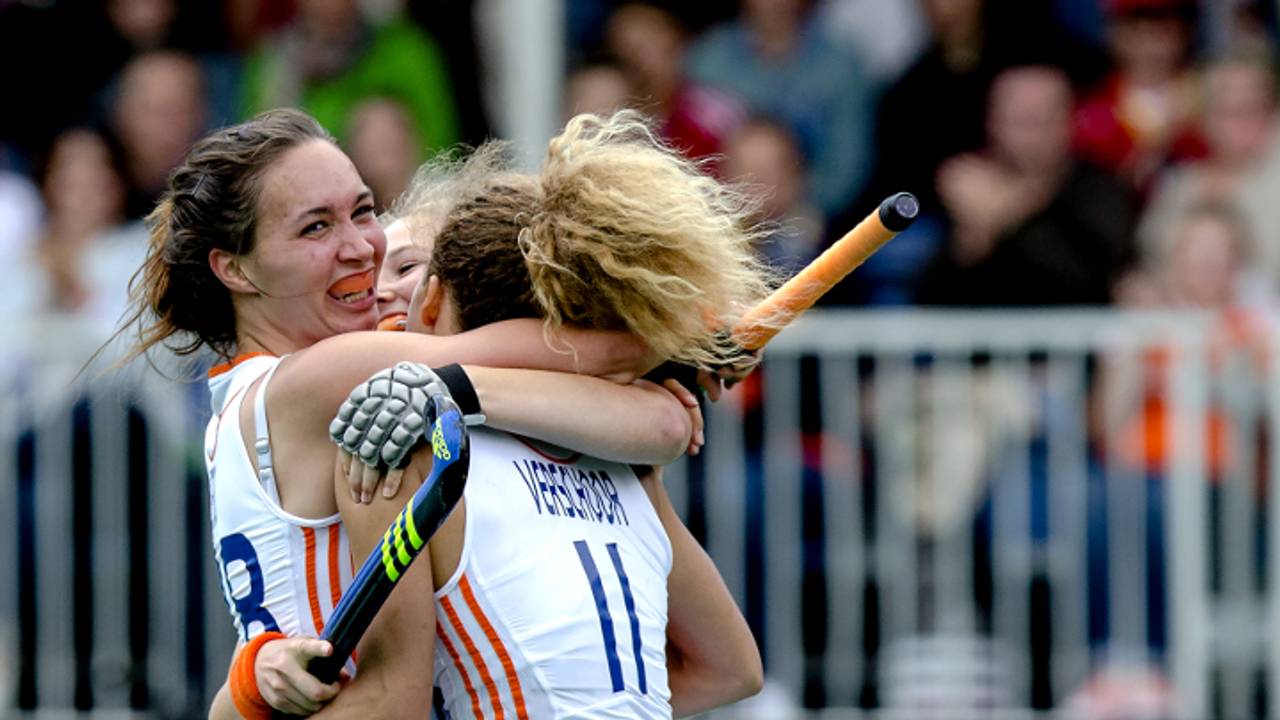 Doelpunt Verschoor wordt gevierd (foto: ANP)