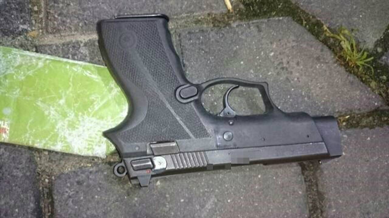 Twitter: @politiehondzwb.