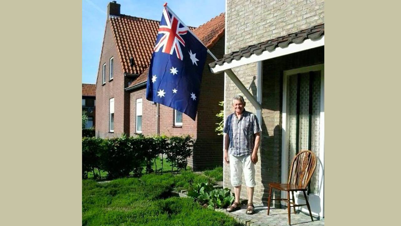 Pa Verhaeren met vlag. (bron: Facebook)