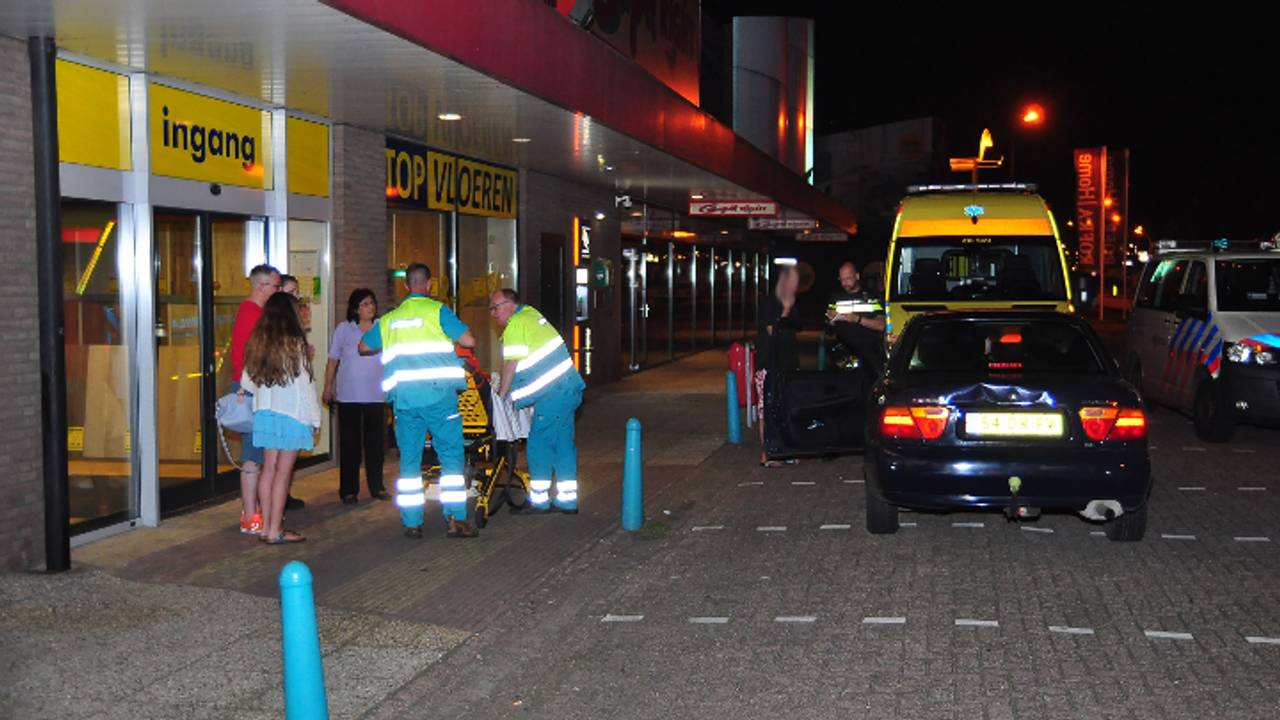 Ambulance ter plaatse (foto: Marvin Doreleijers / FPMB)
