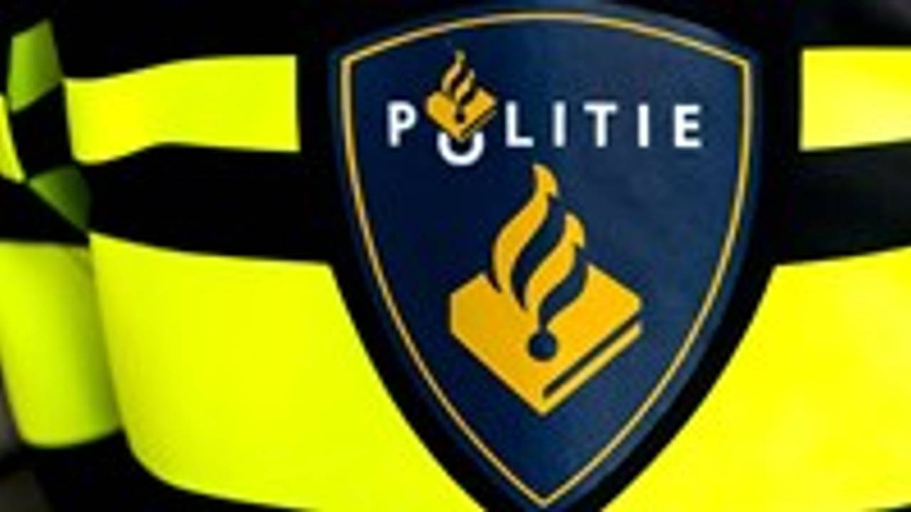 De politie heeft de man vastgezet.