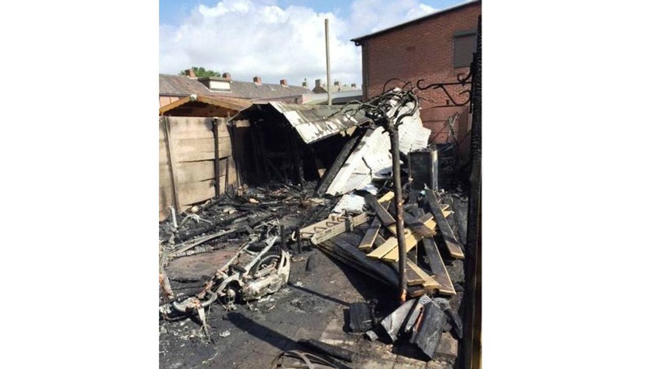 Aan de Molenstraat brandde een schuur uit. (foto: Politie)