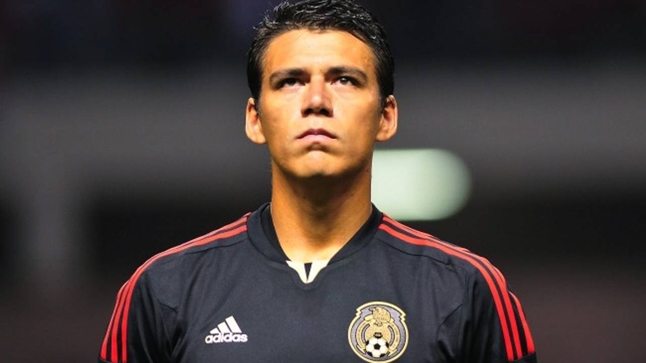 PSV aast op Hector Moreno