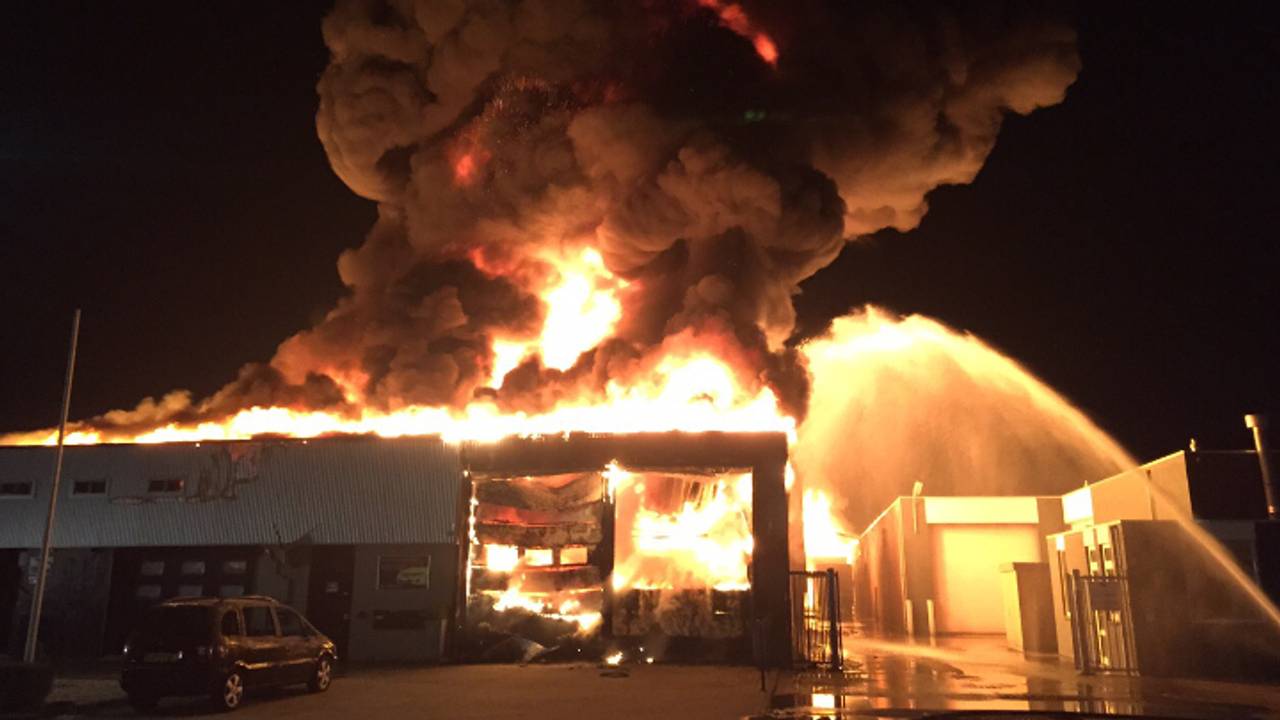 Directeur Addapt Chemicals in Helmond over zeer grote brand: 'Dit is een ramp voor mijn bedrijf'