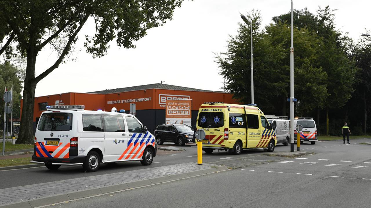 Ongeval op de Heerbaan in Breda. (foto: Tom van der Put/SQ Vision).