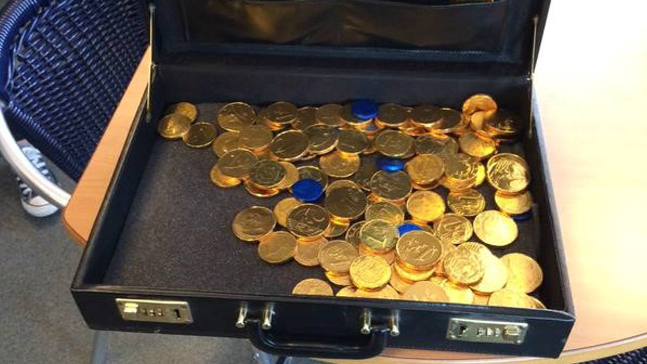 'Verdacht pakketje' blijkt schat. (foto: Politie)