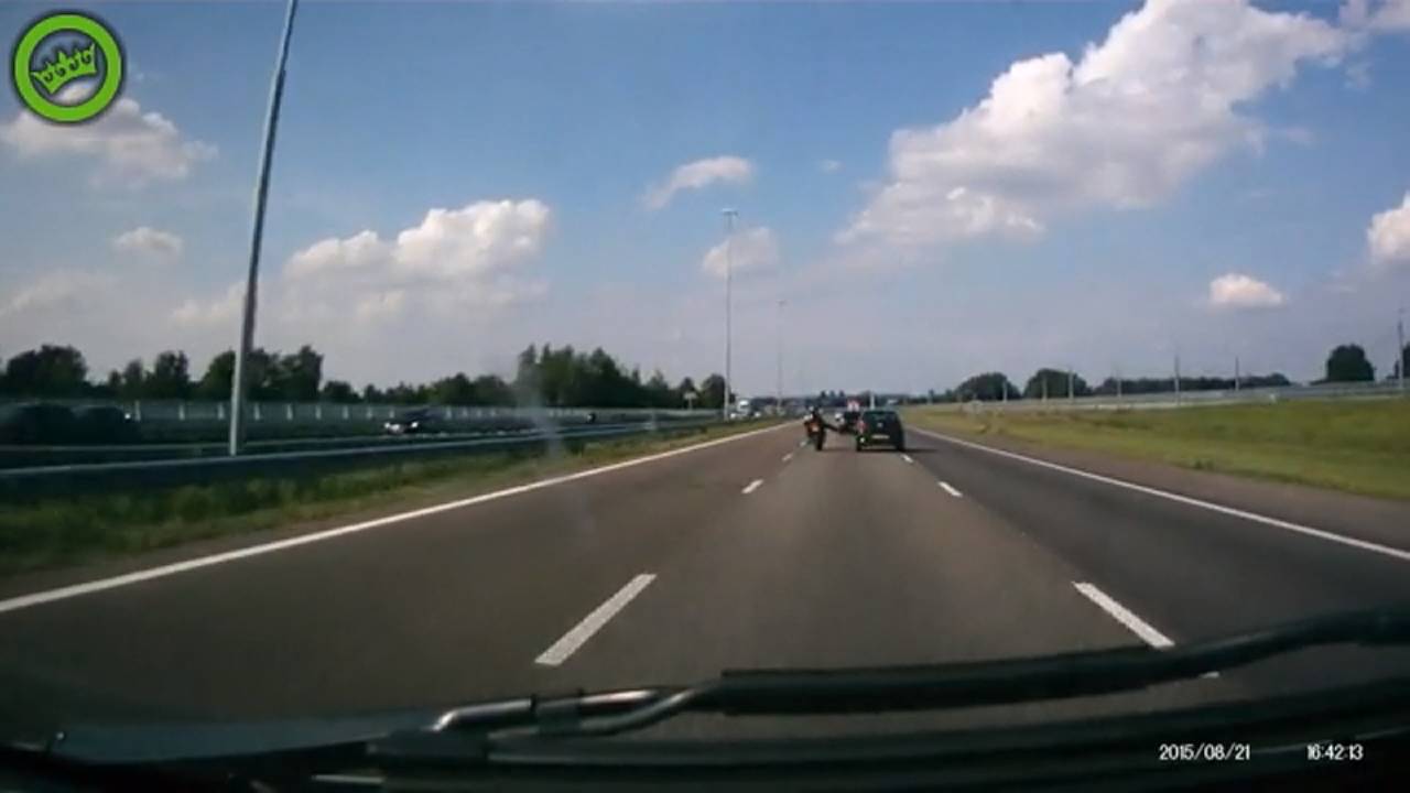 Domste motorrijder ooit gespot op A16.