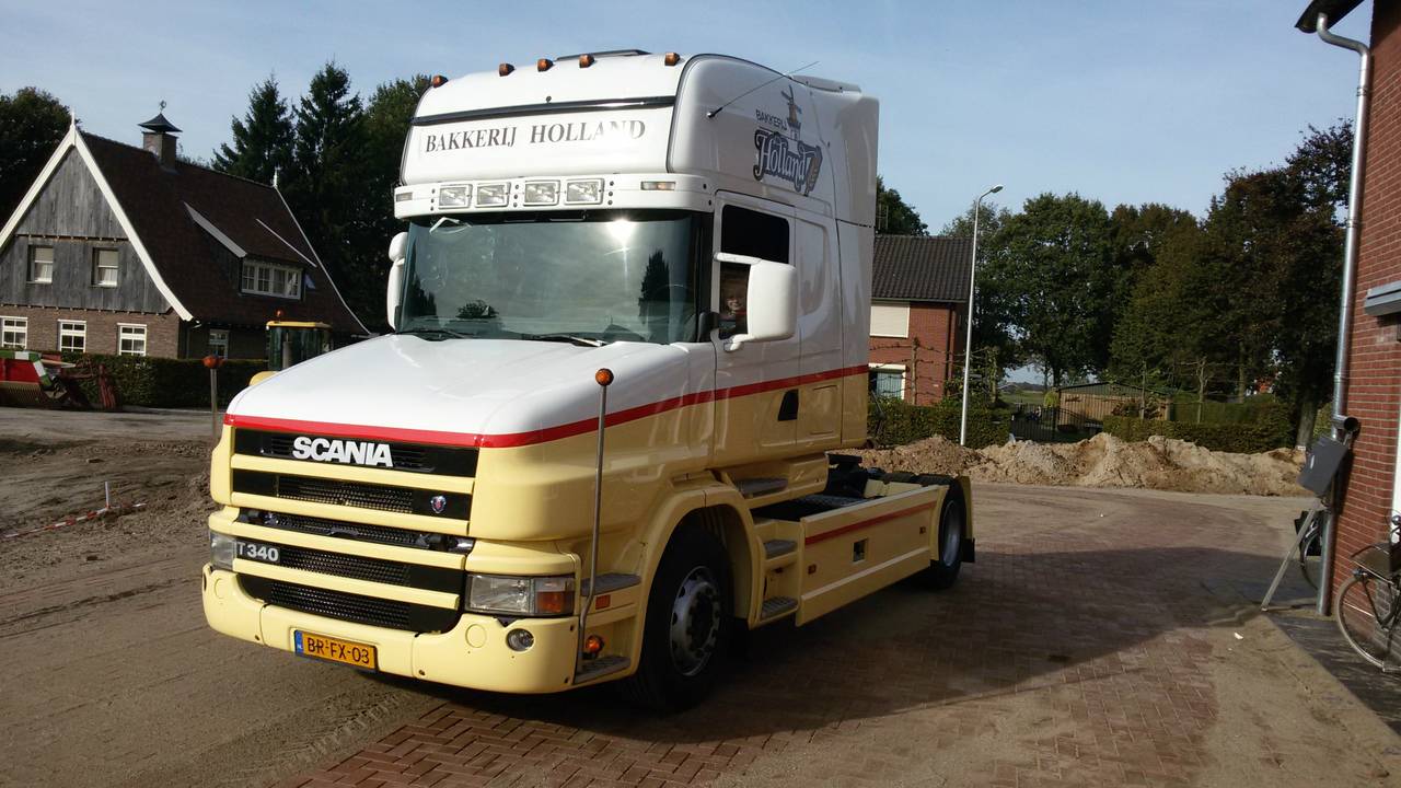 Vrachtwagen weer terug bij bakkerij.