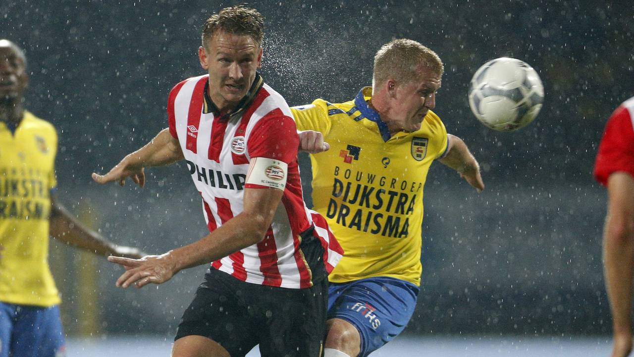 PSV won dit seizoen met 0-6 in Leeuwarden tegen SC Cambuur (foto: VI Images)
