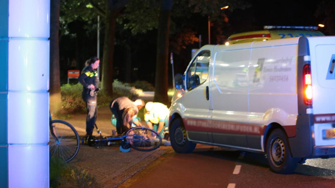 Fietster gewond (foto: Nick Pots / Ginopress)