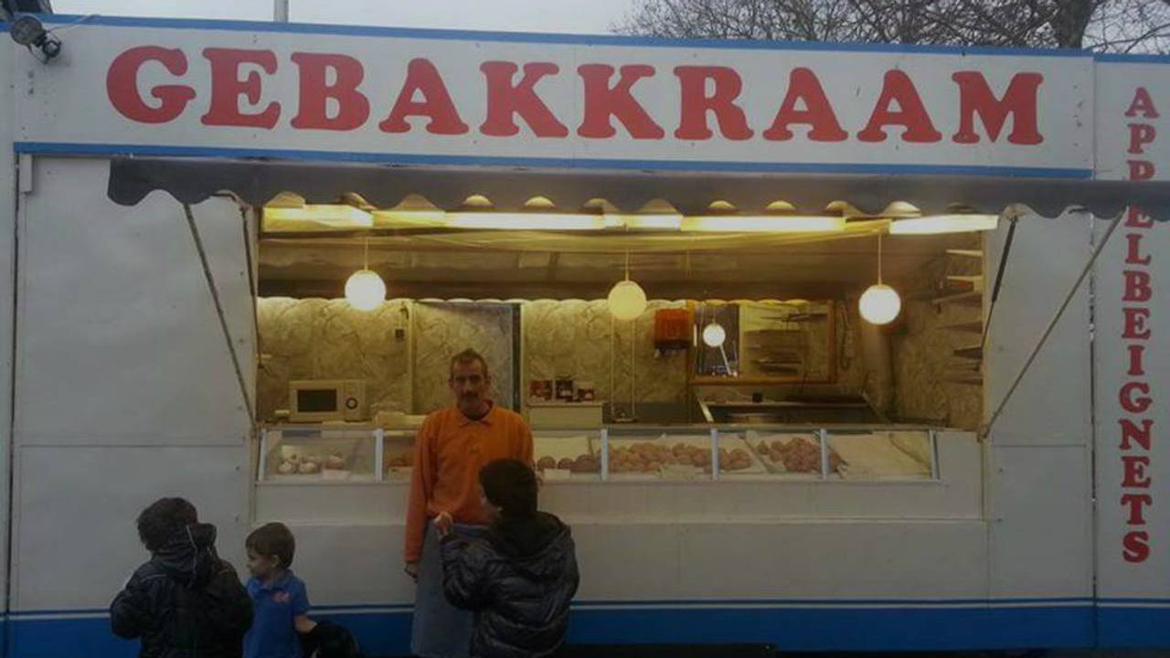 De oliebollenkraam. (Foto: Martine Humblé)