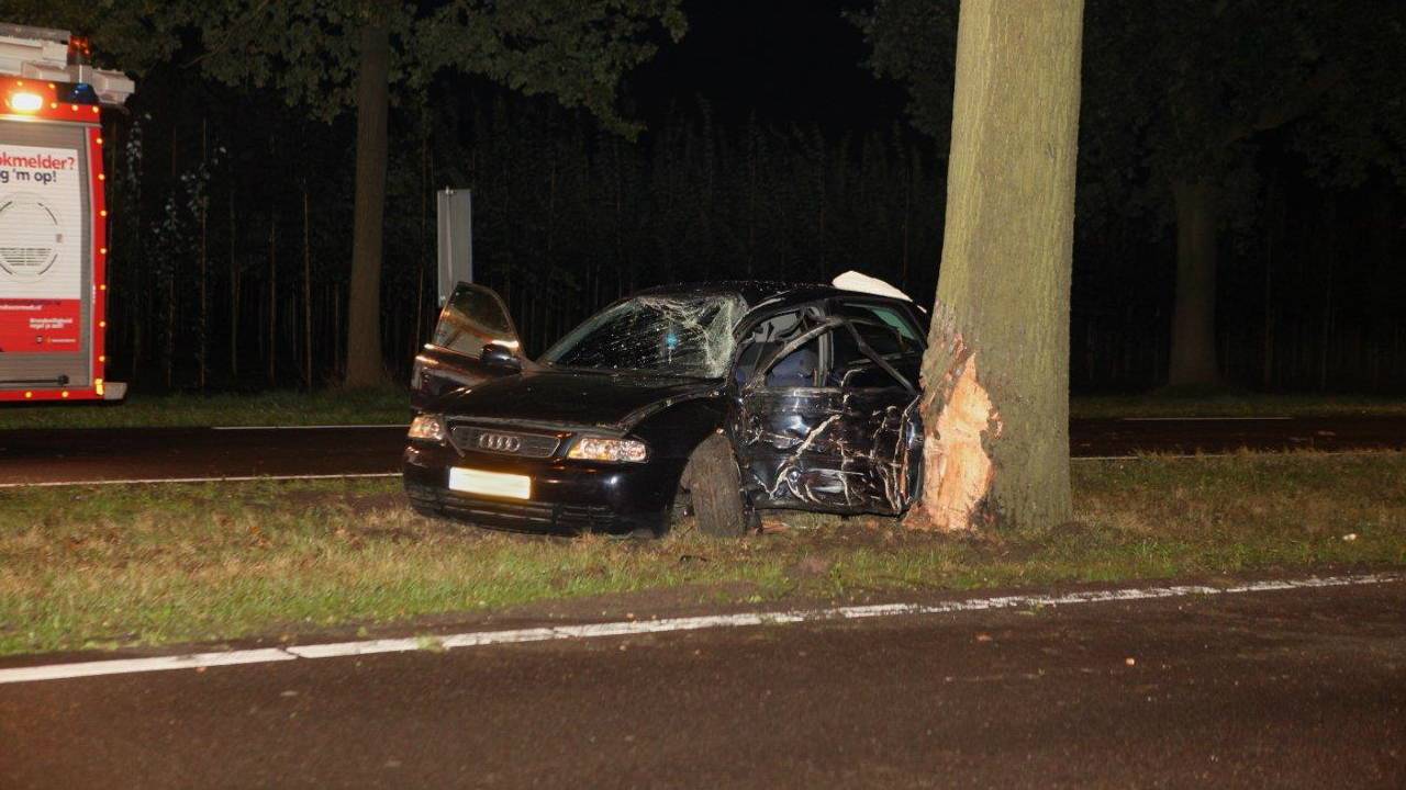 Vrouw overleden na ongeluk op N65. (foto: Bart Meesters/Meesters Multimedia)