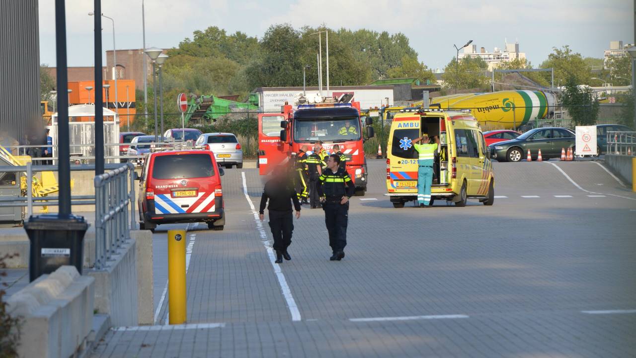 De hulpdiensten rukten met diverse voertuigen uit. (foto: Perry Roovers/SQ Vision).