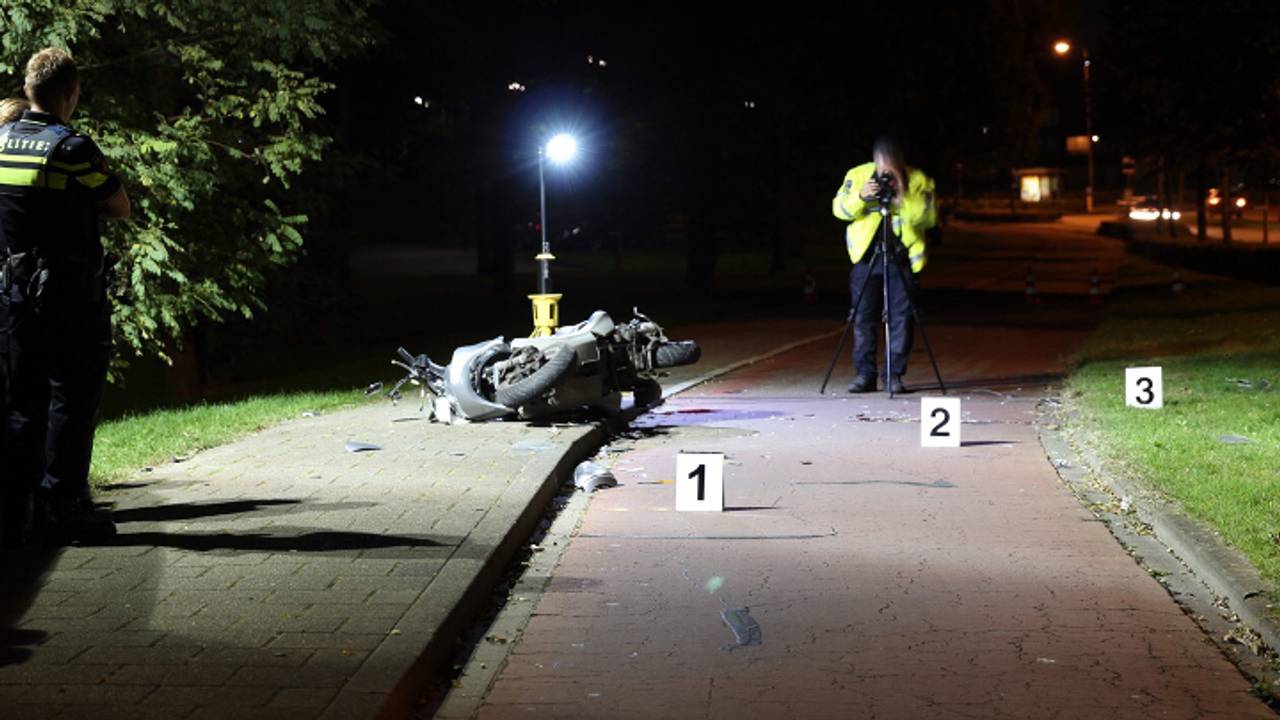 Zwaargewonde bij botsing. (foto: Kevin Mommersteeg/MaRic Media)