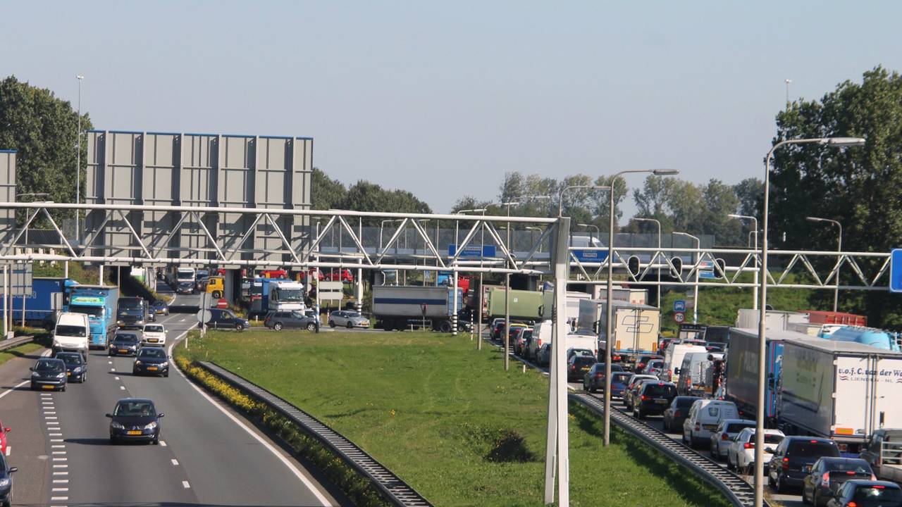 Knooppunt Hooipolder waar de A27 en A59 samenkomen (foto: Omroep Brabant).