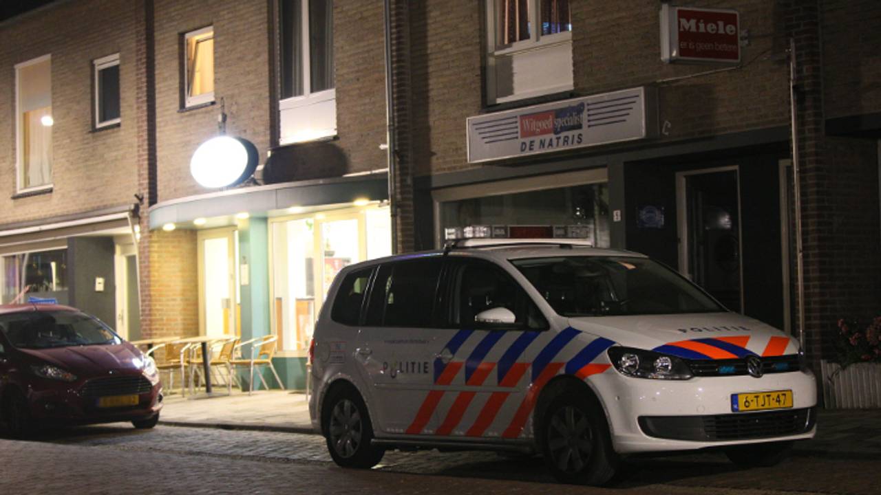 Overval op cafetaria (foto: Rob Engelaar / Infocus Mediaproducties)