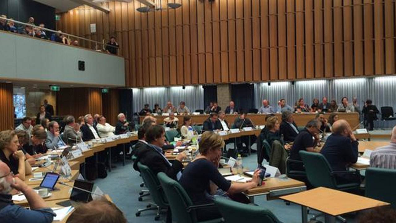 Raadslid heeft corona, Hans Smolders vindt dat de ...