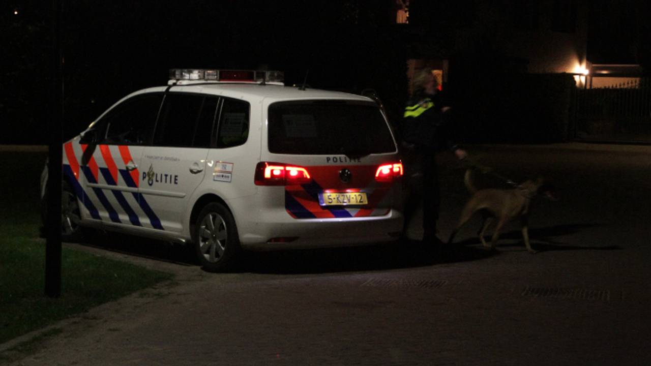 Politie doet onderzoek (foto: Harrie Grijseels / SQ Vision)