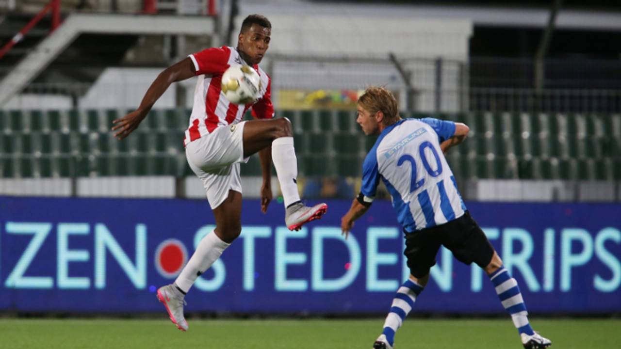 FC Oss verliest thuis van FC Eindhoven (foto: VI Images)