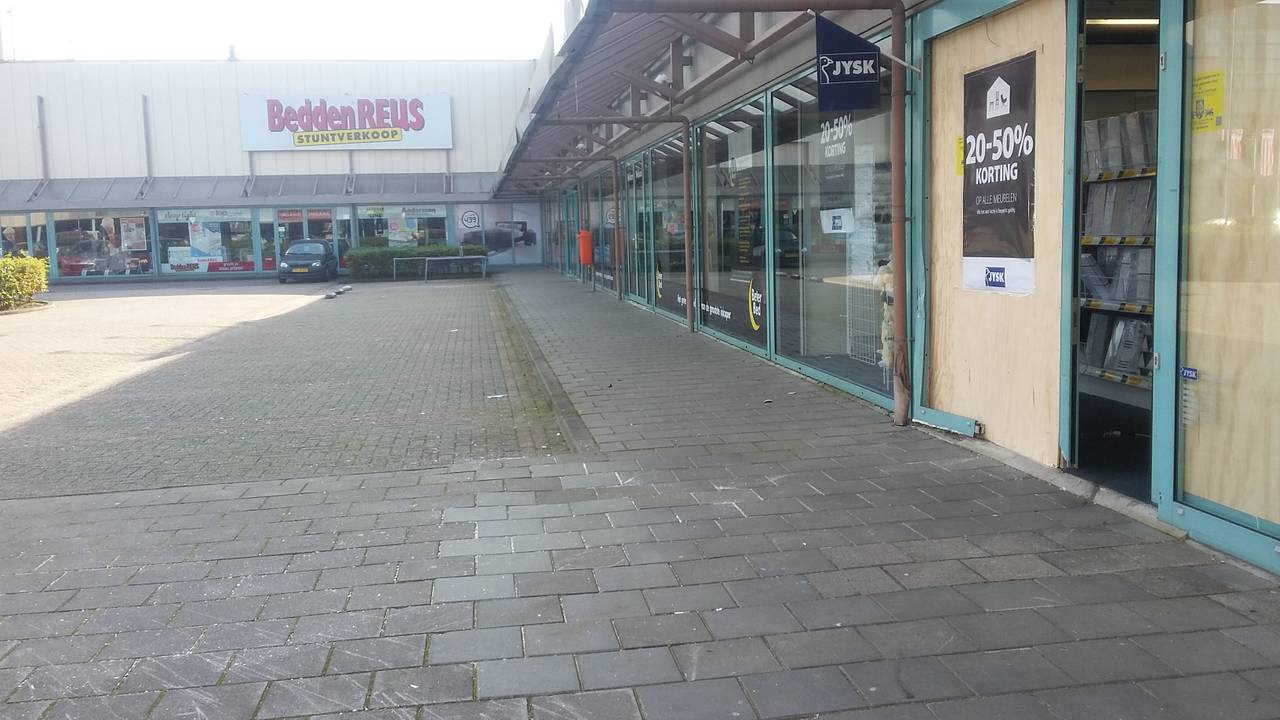 Veel schade bij Jysk in Oosterhout.