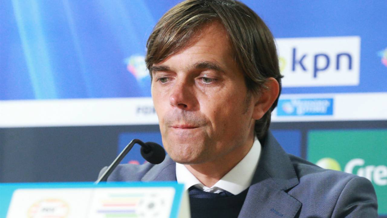 Phillip Cocu hoopt dat PSV de kater snel wegspoelt.