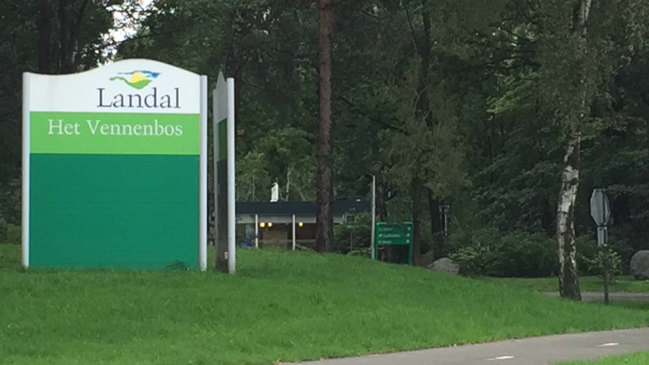 Gezinnen met verblijfsvergunning worden opgevangen op Landal Het Vennenbos in Hapert.