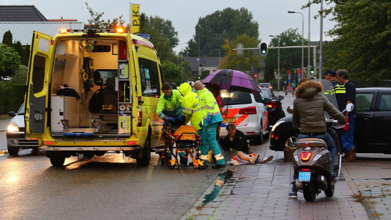 Ambulance ter plekke (foto: Charles Mallo / SQ Vision)